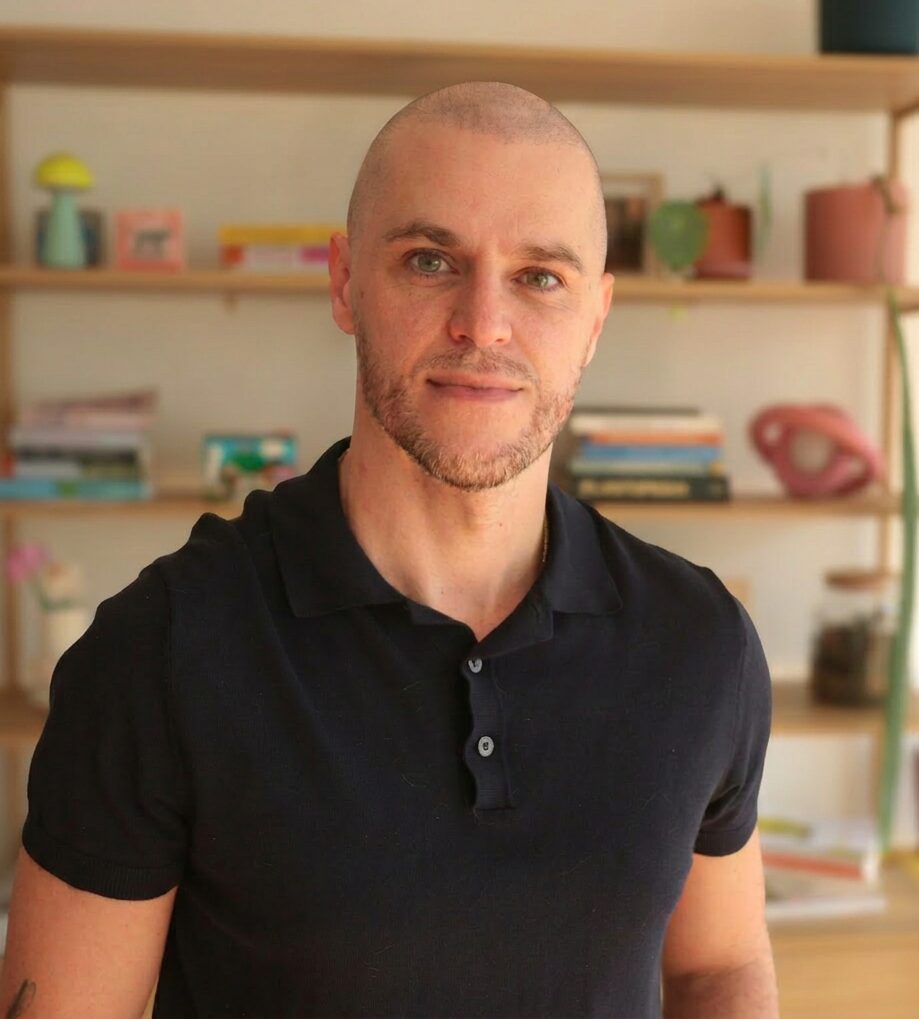 Portrait of Simone Fortunini, Senior Marketing Leader based in Zürich.